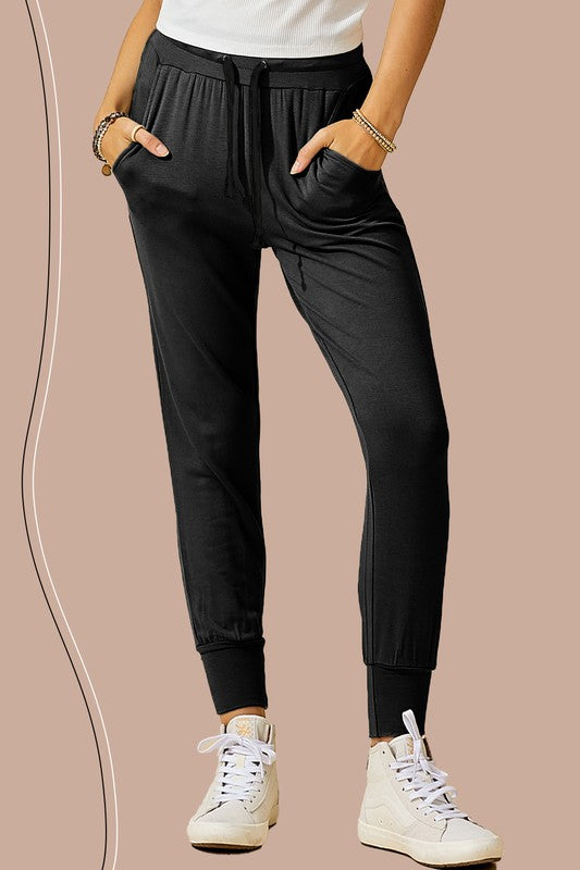 Mona Jogger (Black) – Ellie